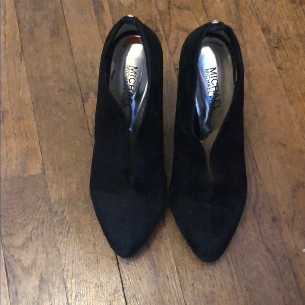 Michal Kors Suede Booties!